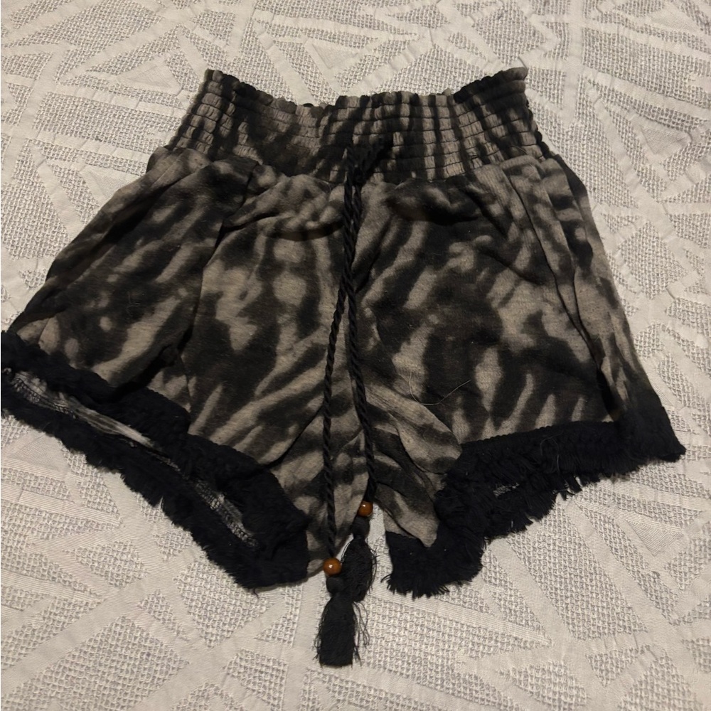 No Boundaries Women’s Small Short Shorts Black With Gray